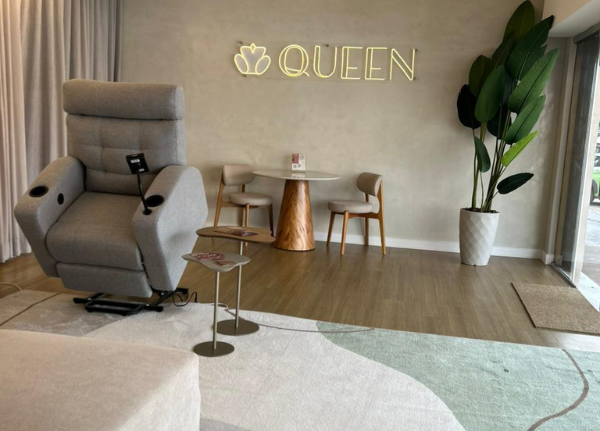 Espaço queen poltronas 03